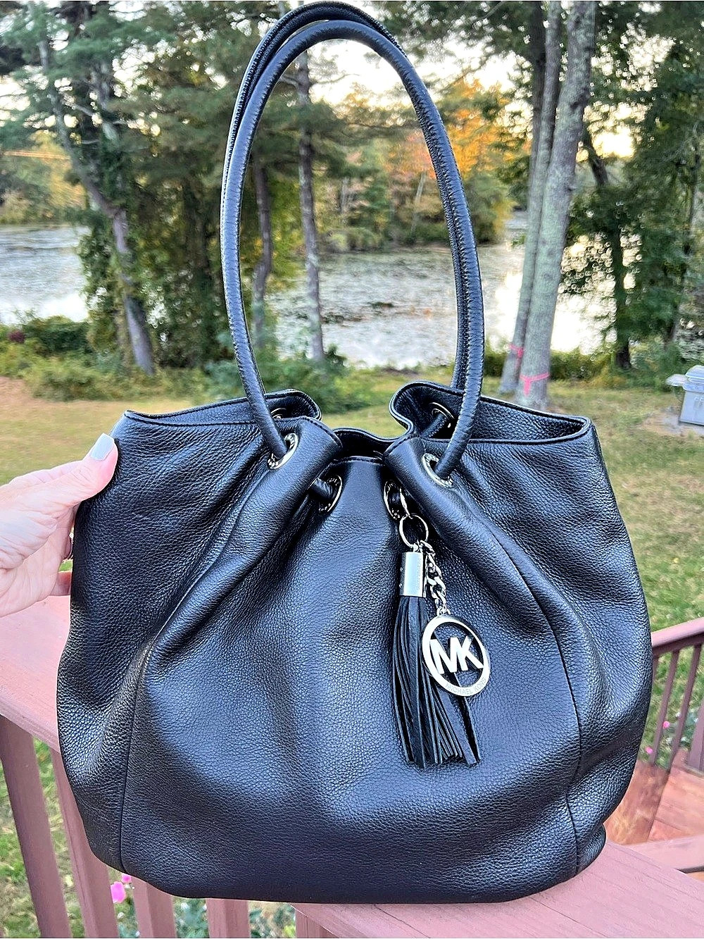 Michael Kors Pebbled Leather Bucket Bag Black/Cinch Top/Tassel Charm